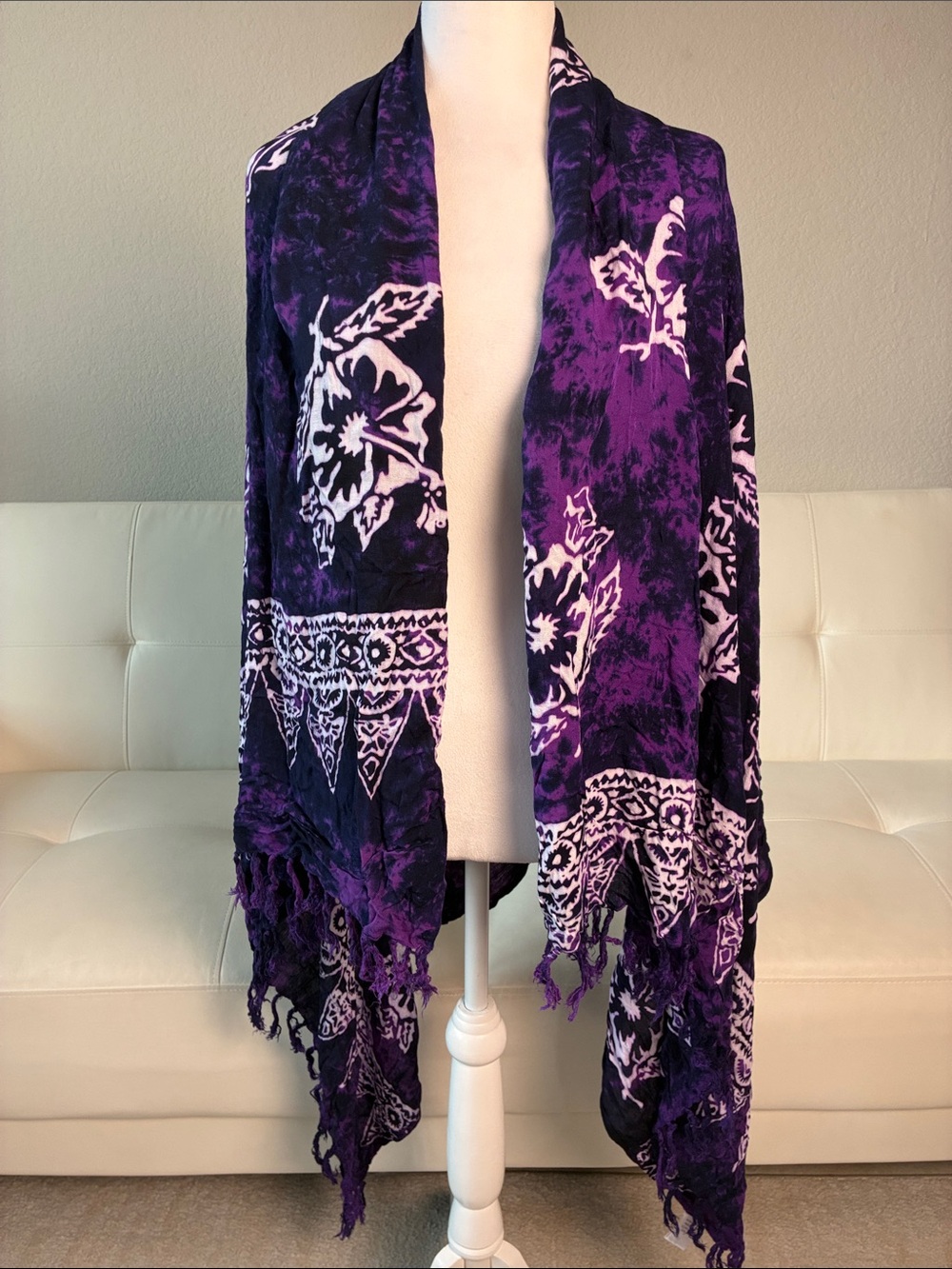100% Rayon Large Purple Hawaiian Floral Print Fringe Throw Shawl Wrap Scarf